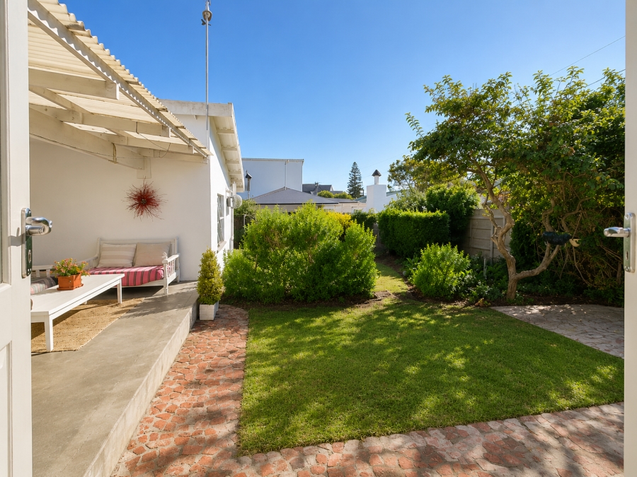 6 Bedroom Property for Sale in Stilbaai Wes Western Cape
